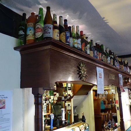 The Sun Inn Englefield Green Eksteriør bilde