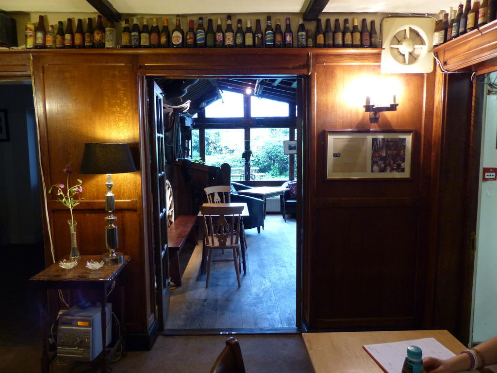 The Sun Inn Englefield Green Eksteriør bilde